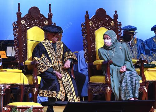 AL-SULTAN ABDULLAH RI'AYATUDDIN AL-MUSTAFA BILLAH SHAH