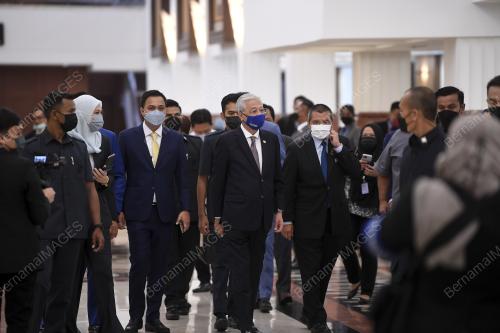 DATUK SERI ISMAIL SABRI YAAKOB