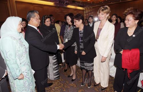 WOMEN SUMMIT