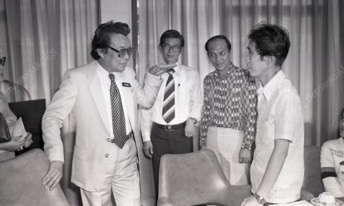 DISEMBER 1982