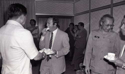 DISEMBER 1982
