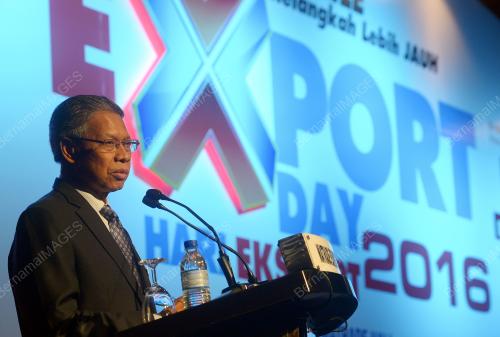 KL05_19012016_HARI_EKSPORT