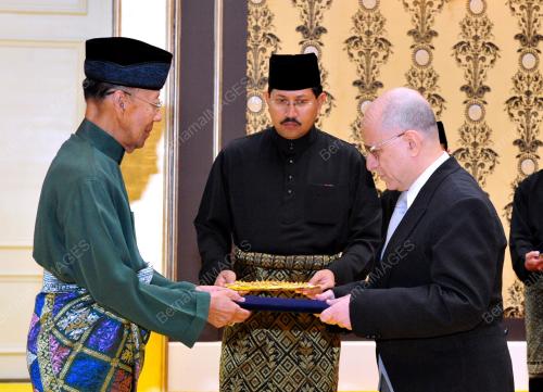 KL05_19032012_WATIKAH