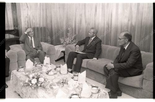 TALK BETWEEN MALAYSIA'S PM AND THAI PREMIER