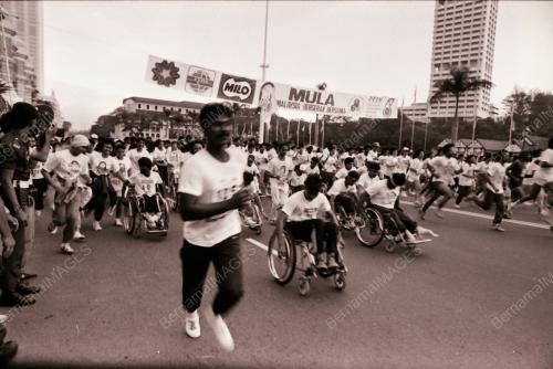 LARIAN 10KM MALAYSIA BERGERAK BERSAMA