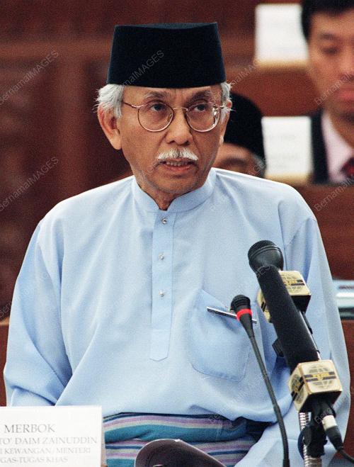 TUN DAIM ZAINUDDIN