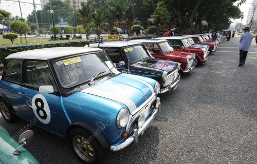 PAMERAN KERETA MINI KLASIK
