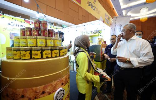 TAN SRI NOH OMAR