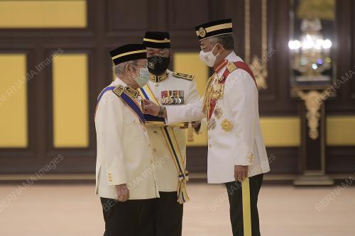 AL-SULTAN ABDULLAH RI'AYATUDDIN AL-MUSTAFA BILLAH SHAH 
