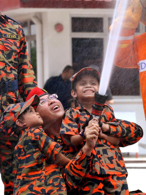 KL05_20022016_BOMBA