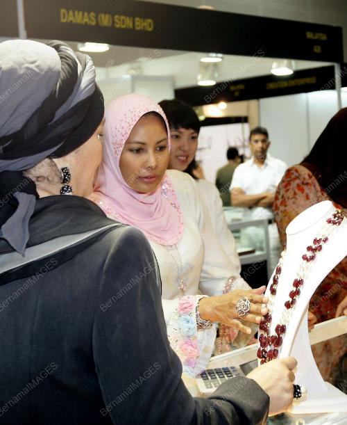 TUANKU NUR ZAHIRAH