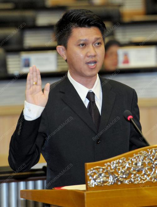 KL05_21042014_ANGKAT_SUMPAH