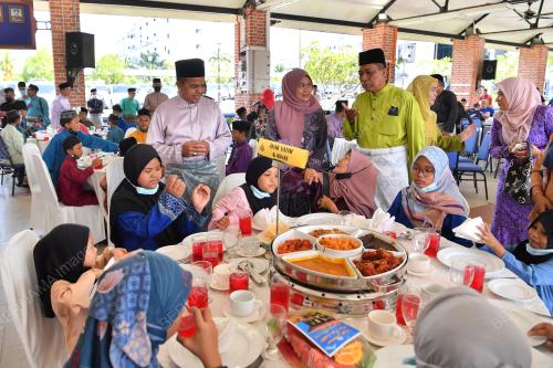 DATUK AYOB KHAN MYDIN PITCHAY