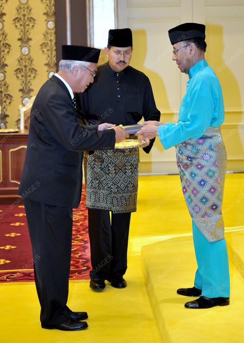 KL05_21092012_AGONG