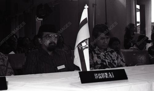 DR. MAHATHIR MOHAMAD