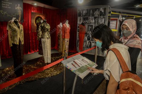 PAMERAN P.RAMLEE DAN SALOMA