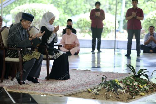 SULTAN SELANGOR SULTAN SHARAFUDDIN IDRIS SHAH