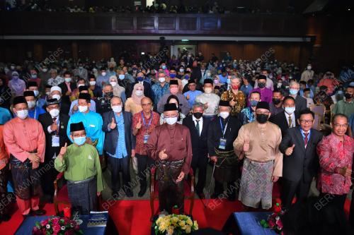 DATUK SERI ISMAIL SABRI YAAKOB