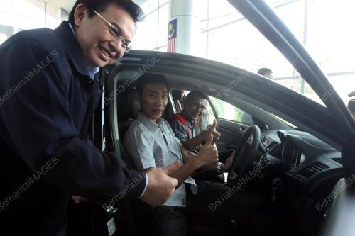 DATUK SERI MOHD NADZMI MOHD SLLEH
