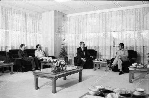 DR MAHATHIR MOHAMAD