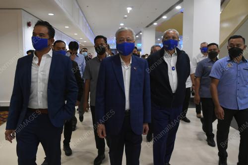 DATUK SERI ISMAIL SABRI YAAKOB