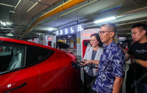 SENATOR TENGKU DATUK SERI ZAFRUL TENGKU ABDUL AZIZ