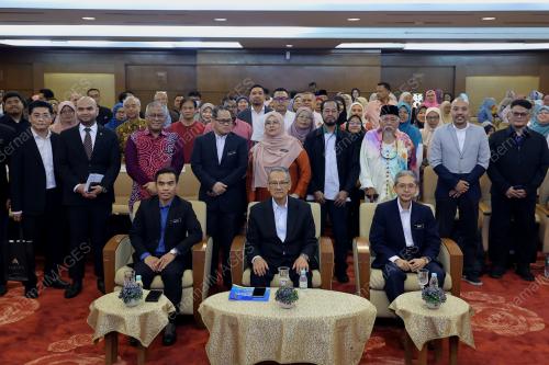 DATUK DR ANWAR RIDHWAN