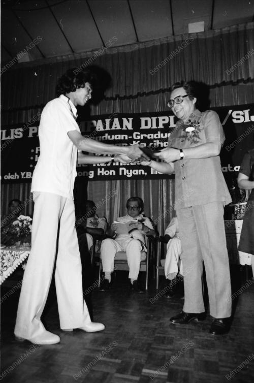 GRADUASI