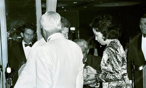 KL05_240390_MAKAN_MALAM