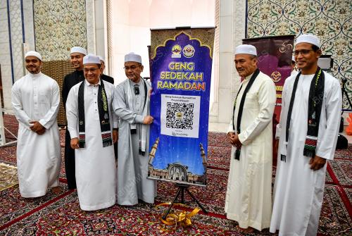 DATUK DR MOHD NA'IM MOKHTAR