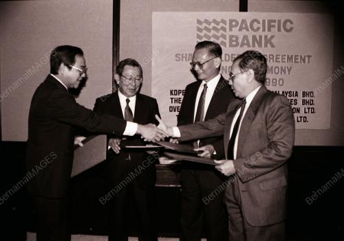 PASIFIC BANK SHARE HOLDERS AGREEMENT SIGNNG