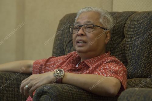 DATUK SERI ISMAIL SABRI YAAKOB