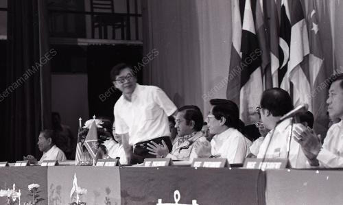 MAHATHIR MOHAMAD