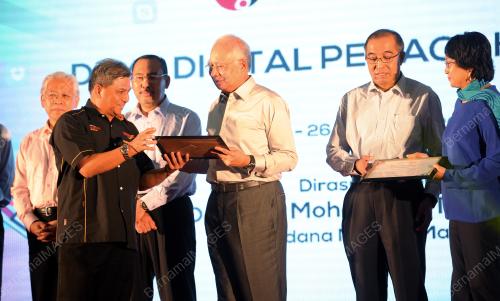 KL05_25112015_PM_E-USAHAWAN