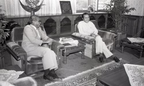 DR. MAHATHIR MOHAMAD