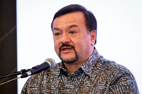 DATUK SERI AMIR HAMZAH AZIZAN