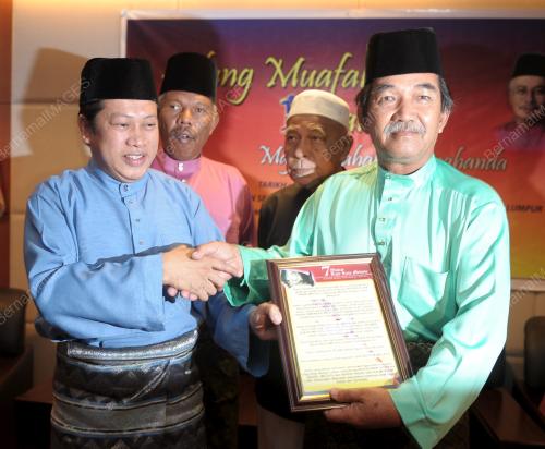 DATUK AHMAD MASLAN