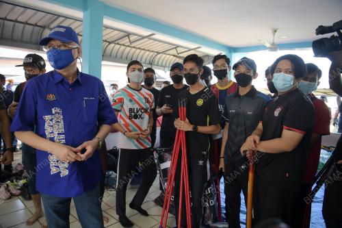 DATUK SERI ISMAIL SABRI YAAKOB