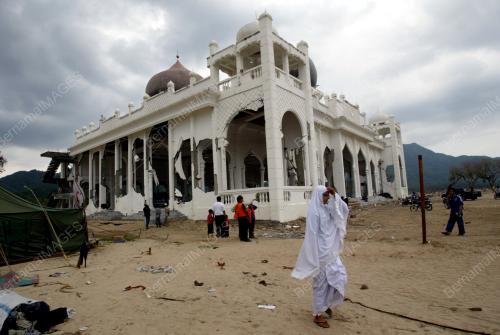 DUA DEKAD TSUNAMI