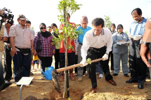 RAJA NONG CHIK RAJA ZAINAL ABIDIN