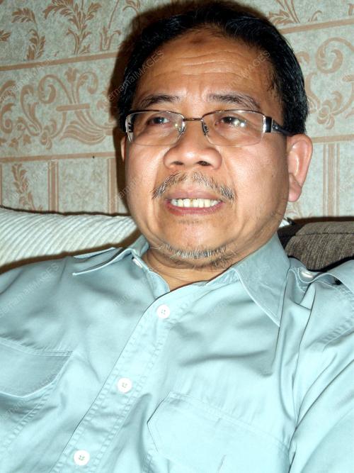 DR AWANG SARIYAN