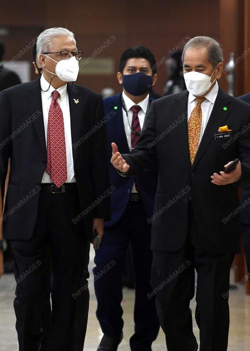 DATUK SERI ISMAIL SABRI YAAKOB