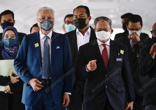 DATUK SERI ISMAIL SABRI YAAKOB