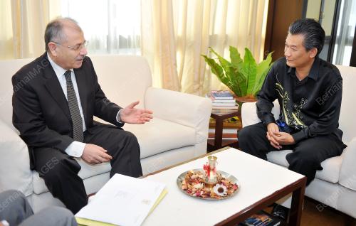 DATUK HASNUL HASSAN