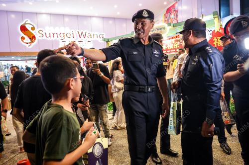 DATUK AZRY AKMAR AYOB