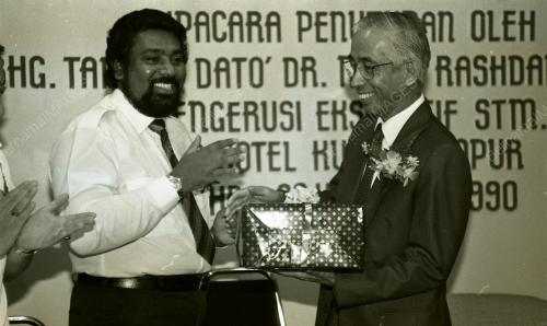 KONVENSYEN EKONOMI DAN PELABURAN