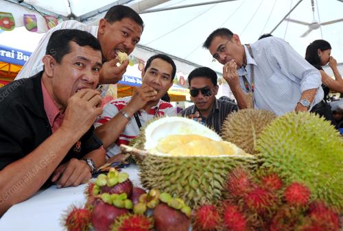 KL05_28122011_PESTA_DURIAN