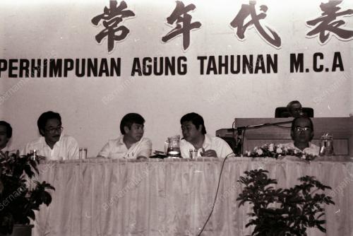 DATUK SERI DR. LING LIONG SIK