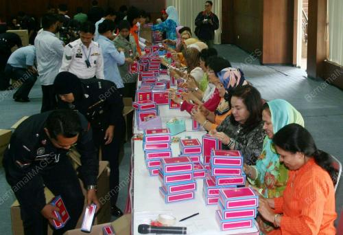 ROSMAH MANSOR
