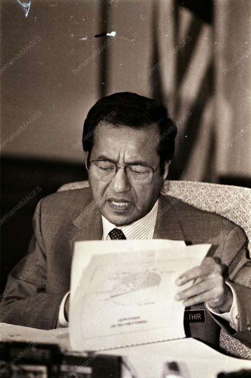 DATUK SERI DR. MAHATHIR BIN MOHAMAD